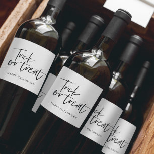 Modern Minimal Trick And Treat Happy Halloween Weinetikett