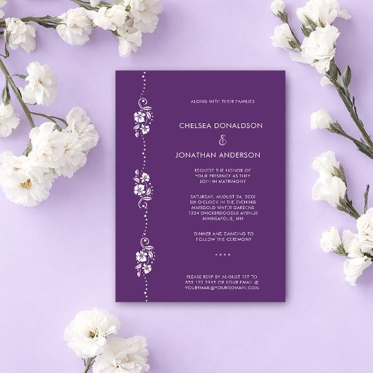 Modern Minimal White Floral Dark Purple Wedding Ankündigung