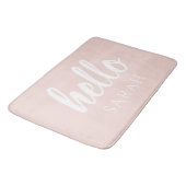 Modern minimale Pastel Pink Hallo und Sie nennen Badematte (Schrägansicht)