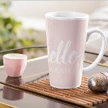 Modern minimale Pastel Pink Hallo und Sie nennen Milchtasse<br><div class="desc">Modern minimale Pastel Pink Hallo und Sie nennen</div>