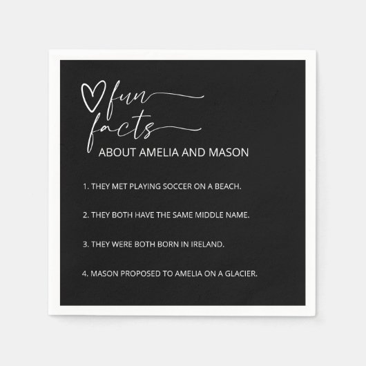 Modern Minimalist Black & White Fun Facts Wedding Serviette (Vorderseite)