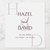 Modern Minimalist Burgundy Monogram Wedding Wine Weinetikett (Einzelnes Label)