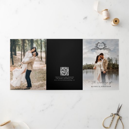 Modern Minimalist Crest monogram Wedding Invite Dreifach-gefaltete Programmkarte (Außenbereich)