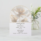 Modern Minimalist Gold and White Wedding Einladung (Stehend Vorderseite)