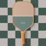 Modern Minimalist Green Monogrammed Pickleball Schläger<br><div class="desc">Modernes,  elegantes grünes Design und mit Monogramm Initialen nach Maß</div>