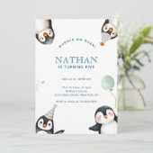 Modern Minimalist Penguin Winter Birthday Party Einladung (Stehend Vorderseite)