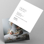 Modern Minimalist Photo & Socials Bakery Quadratische Visitenkarte
