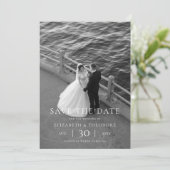 Modern Minimalist Photo Wedding Save the Date (Stehend Vorderseite)