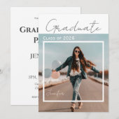 Modern Minimalist Script Photo Graduation Party Einladung (Vorne/Hinten)