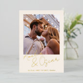 Modern Minimalist Script Photo Save the Date Gold Folieneinladung (Stehend vorne)