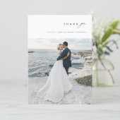 Modern Minimalist Simple Script Wedding Photo Dankeskarte (Stehend Vorderseite)
