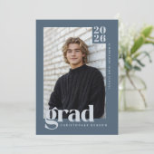 Modern Minimalist Slate Blue Grey Photo Graduation Einladung (Stehend Vorderseite)