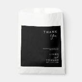 Modern Minimalist Traditional  Black Wedding Geschenktütchen (Vorderseite)