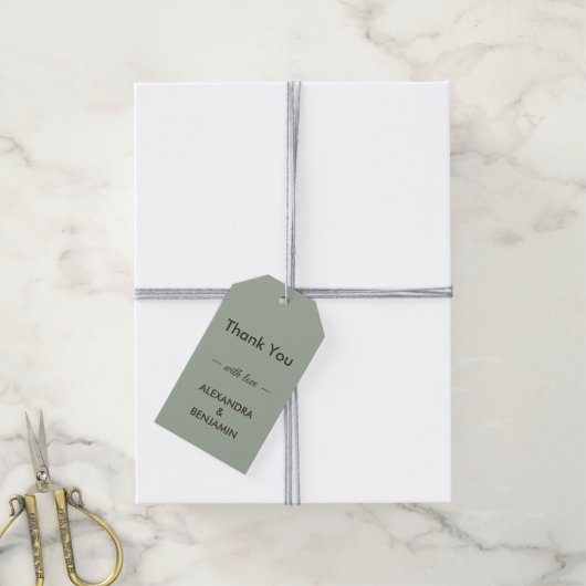 Modern Minimalist Wedding | Sage Green Timeless Geschenkanhänger (Mit Garn)