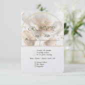 Modern Minimalist White and Gold Wedding RSVP Karte (Stehend Vorderseite)