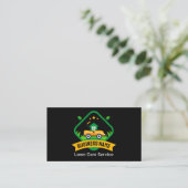 Modern Minimalist Yellow Green Lawn Mowing Logo Visitenkarte (Stehend Vorderseite)