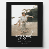Modern Minimalistic Black Script "Engaged" Photo Fotoplatte (Vorderseite)