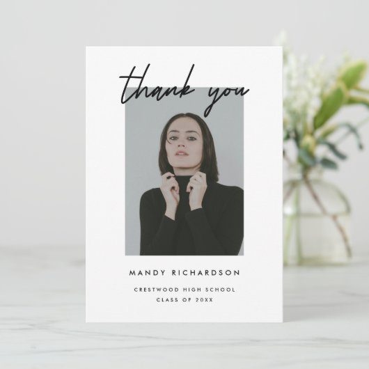 Modern Minimalistic Script 2-Photo Graduation Dankeskarte (Stehend Vorderseite)