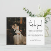 Modern Minimalistic Script Wedding Photo Dankeskarte (Stehend Vorderseite)