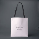 Modern Minimalistisch Blütenrosa Monogram Bridesma Tasche<br><div class="desc">Das perfekte elegante Accessoire für einen Bachelorette oder einen Bridesmaid-Vorschlag! Ein einfaches,  individuelles Monogramm-Design mit einer modernen,  minimalistisch handgeschriebenen Skripttypografie in schwarz auf elegantem,  rot-rosa Hintergrund. Personalisieren Sie das hübsche Monogramm in rosa Farbe,  was die Eleganz des Designs steigert.</div>