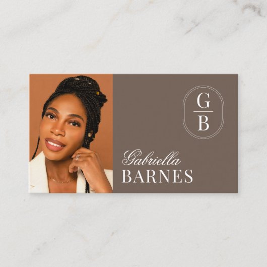 Modern Minimalistisch Brown & White Bold Visitenkarte (Vorderseite)