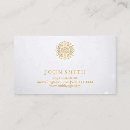 Modern Minimalistisch Red Gold Lotus Yoga Instruct Visitenkarte (Rückseite)