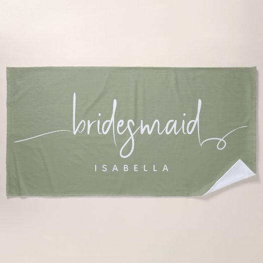 Modern Minimalistische Bridesmaid Script Sage Gree Strandtuch (Vorderseite)