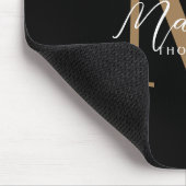 Modern Minimalistisches Script Black Gold Monogram Mousepad (Ecke)