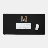 Modern Minimalistisches Script Black Gold Monogram Schreibtischunterlage (Tastatur & Maus)