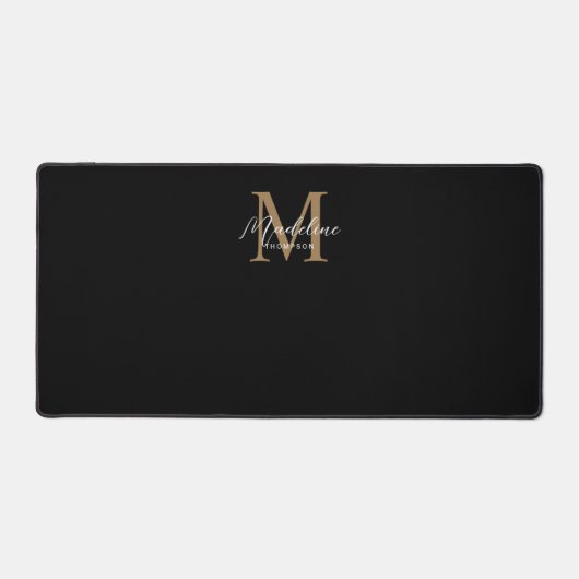 Modern Minimalistisches Script Black Gold Monogram Schreibtischunterlage (Vorderseite)