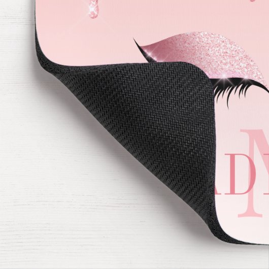 Modern modischer rosa Glitzer Lashes Monogram Mousepad (Ecke)