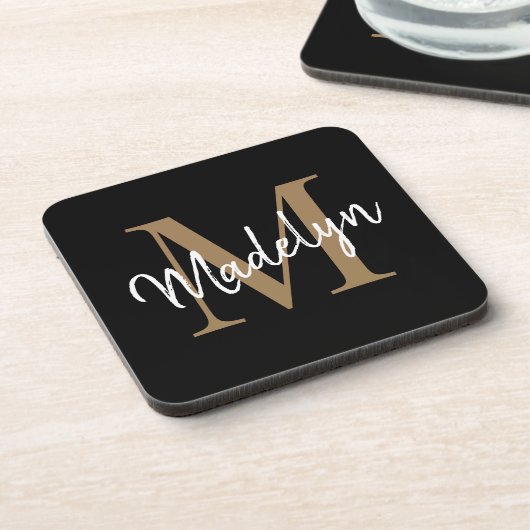 Modern Monogram Black Gold Feminine Script Name Getränkeuntersetzer (Linke Seite)