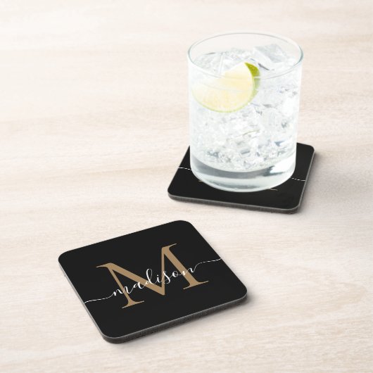 Modern Monogram Black Gold Feminine Script Name Getränkeuntersetzer (Rechte Seite)