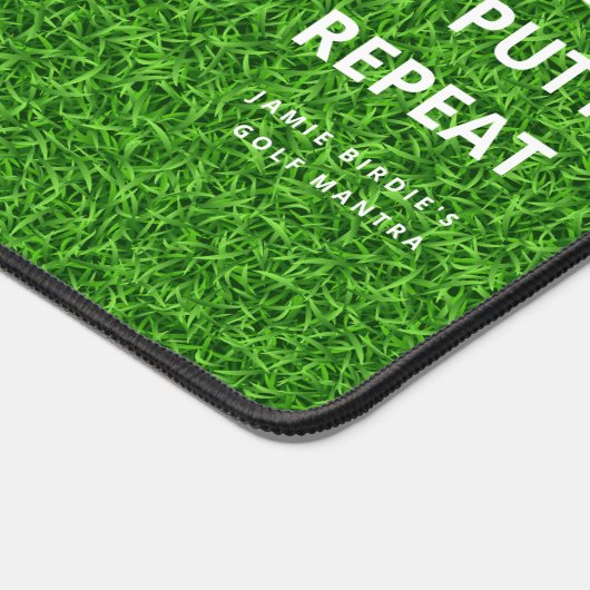 Modern Monogram Golfer Green Grass Funny Schreibtischunterlage (Ecke)