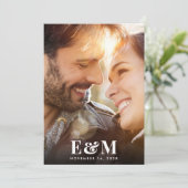 Modern Monogram Initial Foto Overlay Save The Date (Stehend Vorderseite)