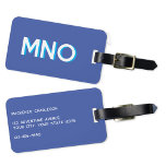 Modern Monogram Initial Gepäckanhänger<br><div class="desc">Modernes minimalistisches Monogramm-Erstdesign,  das auf Personalisierung umgestellt werden kann,  mit den Details auf der Rückseite. Weiß auf blauem Hintergrund mit türkisfarbenem Schlagschatten.</div>