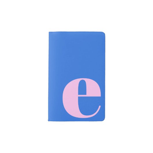 Modern Monogram Initial Letter Bright Blue Pink Moleskine Taschennotizbuch (Vorderseite)