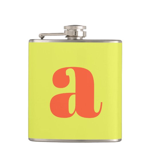 Modern Monogram Initial Letter Chartreuse Wedding Flachmann (Vorderseite)
