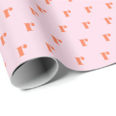 Modern Monogram Initial Letter Pastel Pink Orange Geschenkpapier (Rolleneckpunkt)