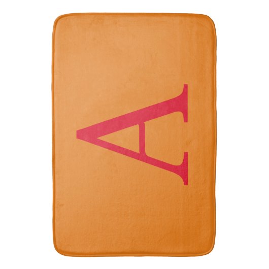 Modern Monogram Initial Letter Trendy Orange Red Badematte (Vorderseite Vertikal)