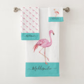 Modern Monogram Name Pink Flamingo Aquamarin Aqua Badhandtuch Set (Insitu)