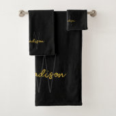 Modern Monogram Name Script Black Gold Badhandtuch Set (Insitu)