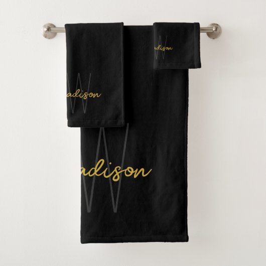 Modern Monogram Name Script Black Gold Badhandtuch Set (Insitu)