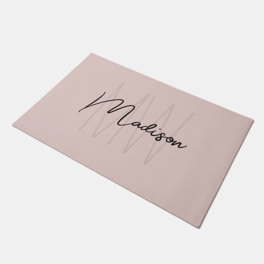 Modern Monogram Name Script Blank Pink Fußmatte (Schrägansicht)