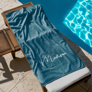 Modern Monogram Name Script blau Strandtuch