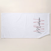 Modern Monogram Name Script Weiß Rosa Strandtuch (Vorderseite)