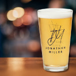 Modern Monogram Name Simple Beer Glas<br><div class="desc">Moderne Typografie minimalistisch monogramm Namensgebung in marineblau,  die geändert werden kann,  um personalisieren.</div>