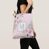 Modern Monogram Pink Watercolor Floral Tasche (Von Nahem)