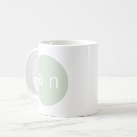 Modern Monogram Sage Green Kaffeetasse (Vorderseite Links)