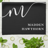 Modern Monogram Script Calligraphy Schwarz-weiß Geschirrtuch (Gefaltet)